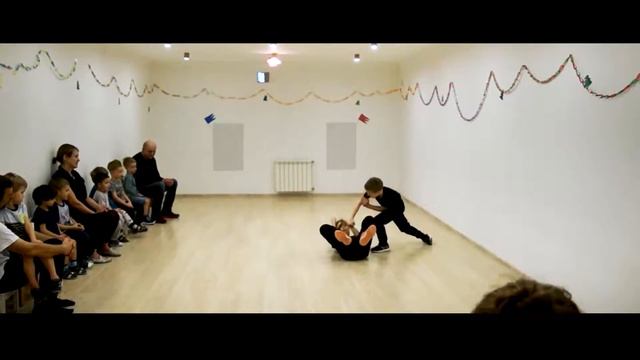 выступление школы ушу Небесный дракон в семейном клубе "Большие ЛЮДИ" смотреть онлайн