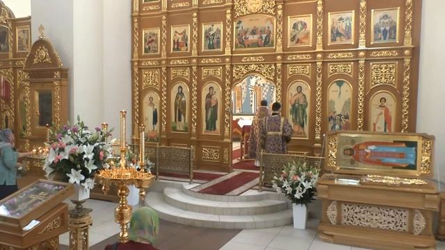 Божественная литургия в праздник Воздвижения Креста Господня смотреть онлайн
