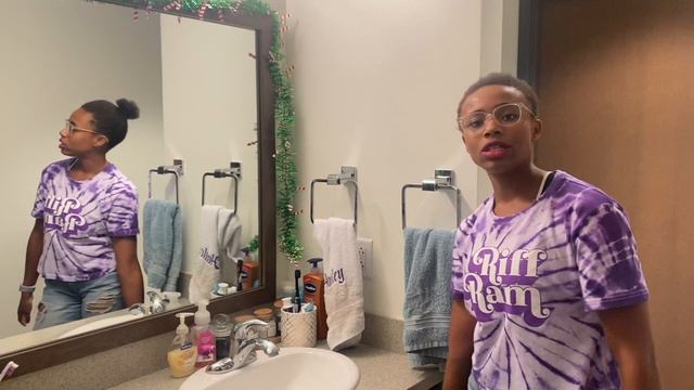 Arnold Hall Dorm Tour смотреть онлайн