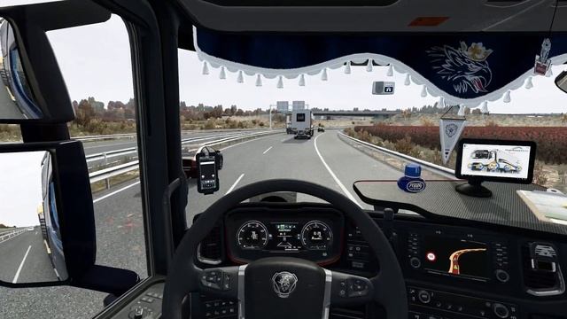 [ ETS 2 #QDR EP.3 ] LE QUOTIDIEN DU ROUTIER | J'EMPRUNTE UN SCANIA V8 POUR UNE MISSION смотреть онлайн