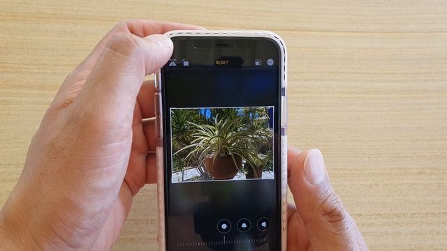 How to Flip / Rotate Picture in Photos on iPhone 11 | IOS 13 смотреть онлайн