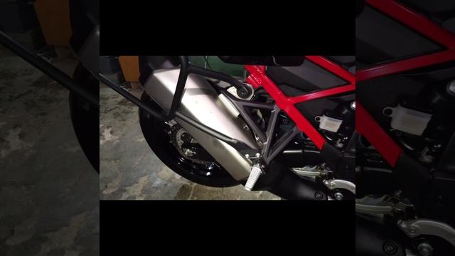 Обзор и установка рамок багажных Zubr case для Honda Africa twin 1100 смотреть онлайн