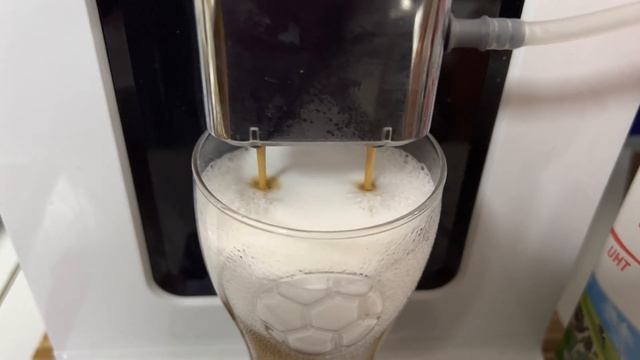 Krups Kaffeevollautomat EA8911 Evidence, inkl. Milchbehälter Latte Macchiato смотреть онлайн