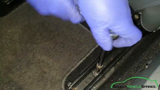 RENAULT CLIO 3 - How To Remove Front Seat Removal 2006-2012 смотреть онлайн