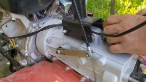 Мотоблок УГРА. ПЕРВЫЙ РЕМОНТ. РЫЧАГ ПЕРЕКЛЮЧЕНИЯ ПЕРЕДАЧ. ШЛИЦЕВОЙ КЛЮЧ. НУЖНО ЛИ БЫЛО ДЕЛАТЬ ?