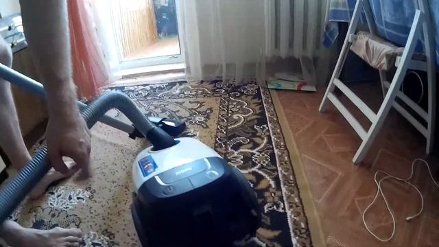 Мощность всасывания пылесоса PHILIPS Performer Compact FC8385/02 смотреть онлайн