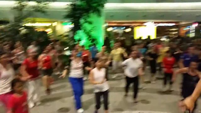 Zumba ® Fitness lead by Mari Latinasteps смотреть онлайн