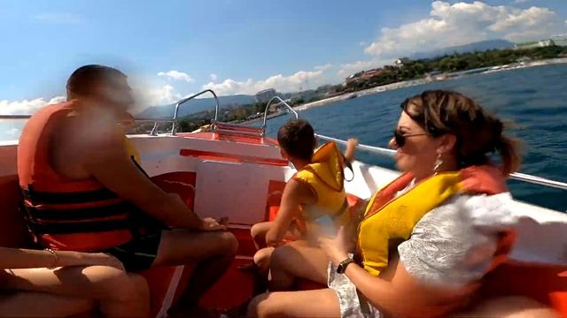 ЭКСКУРСИЯ НА КАТЕРЕ С КУПАНИЕМ. АЛУШТА. смотреть онлайн