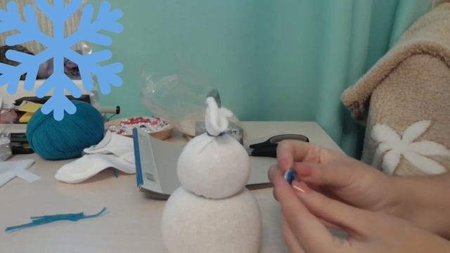 НОВОГОДНИЙ СНЕГОВИК ИЗ НОСКА СВОИМИ РУКАМИ смотреть онлайн