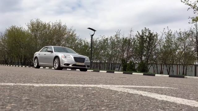 Chrysler 300C продажа в Москве. смотреть онлайн
