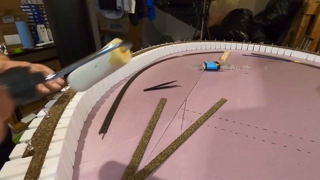 N Scale Layout Update 8 - Incline kit + Superelevation! смотреть онлайн