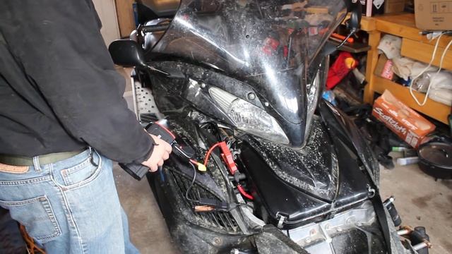 Jump-Starting Snowmobile смотреть онлайн