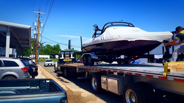 ДАЛЬНОБОЙ ПО США — ДОСТАВКА ДОРОГИХ КАТЕРОВ #volvo #truckdriver #americantruckdriver