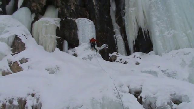 Италия 2010 Lagazuoi Замерзший водопад смотреть онлайн