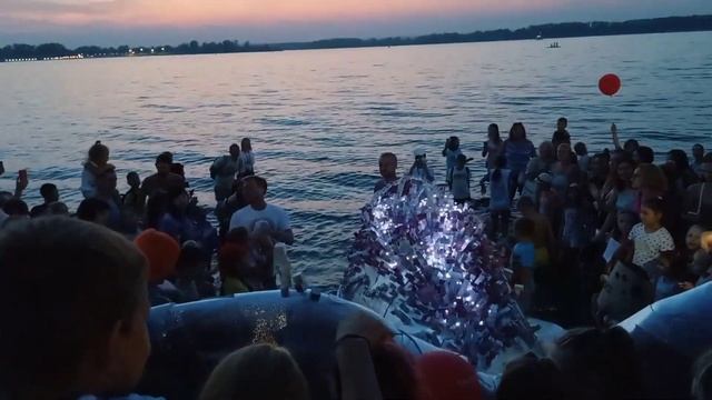 Чудо-юдо рыба-кит на фестивале Волгафест 2022 от архитектурной школы Футуругуру смотреть онлайн