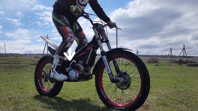 Хопы для чайника | Учимся переставлять переднее колесо на триальном мотоцикле смотреть онлайн