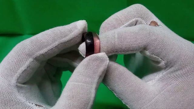 Кольцо из дерева и эпоксидной смолы "Розовое с махагоном" смотреть онлайн