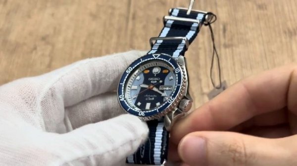 Seiko 5 Sports Honda Racing Super Cub Automatic SRPK37K1 Watch | Review Valjoux Relogios