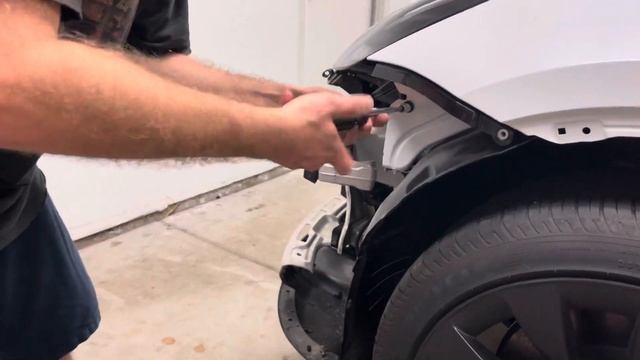 Tesla Model Y/ Model 3 Headlight Removal (Video #7: Tesla Disassembly) смотреть онлайн