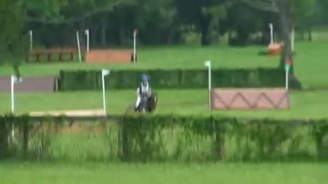 Flora Lea - Stadium and Cross Country смотреть онлайн