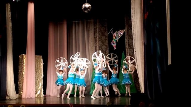 Театр танца «Бэби-шоу». Снежинки смотреть онлайн