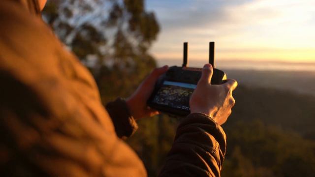 DJI Mavic 3 Camera Comparison | Hasselblad Vs Zoom Camera смотреть онлайн