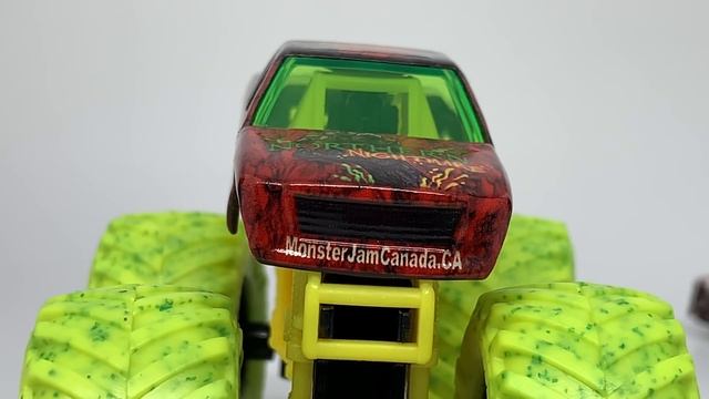 SPIN MASTER MONSTER JAM ZOMBIE INVASION | SERIES 1 | 1:64 SCALE смотреть онлайн