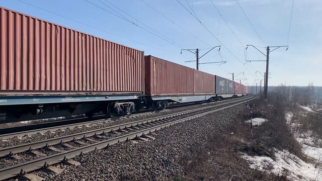 Электровоз ВЛ80С-575 с грузовым поездом смотреть онлайн