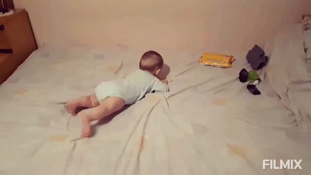 КАК НАУЧИТЬ РЕБЁНКА ПОЛЗАТЬ! смотреть онлайн