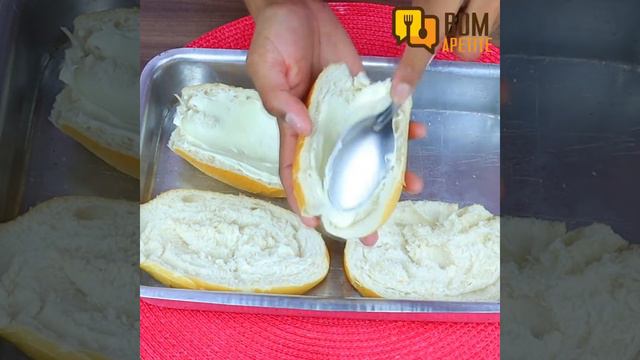 Não Jogue Mais Pão Fora, Faça Essa Deliciosa Pizza Recheada!! смотреть онлайн