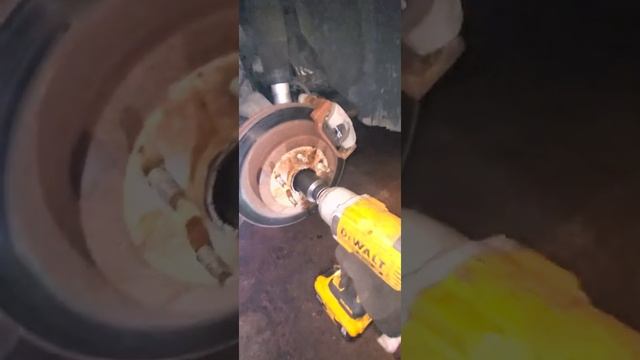 DCF899 Dewalt 1/2 High Power Impact