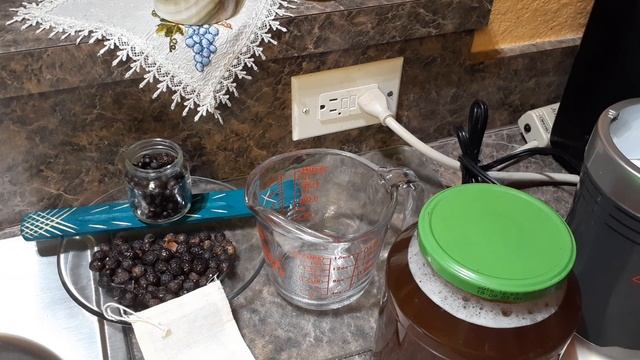 Если на кухне забилась труба ,мыльная ягода растворит жиры.Натуральное мыло и средства для мытья. смотреть онлайн