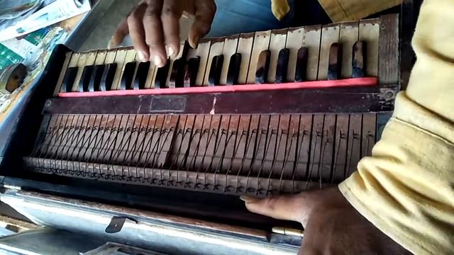 Best harmonium play ever......... смотреть онлайн