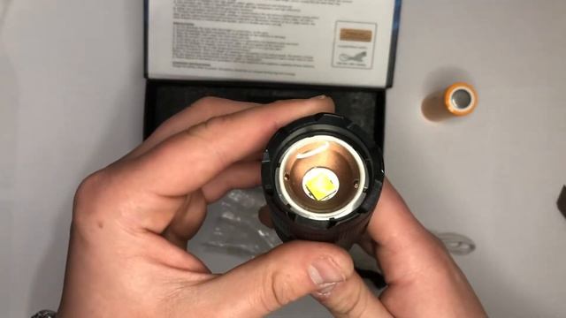 Видео обзор: Фонарь аккумуляторный X-Balog BL-B88-P90, тактический фонарик смотреть онлайн