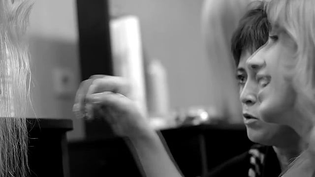 Эмоции невозможно скрыть / На семинарах стилистов смотреть онлайн