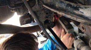 Замена сальника привода в редукторе.Toyota Mark II gx100 2wd