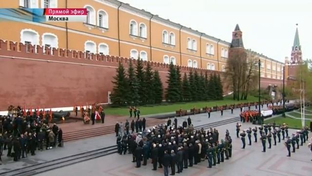 В День Победы у стен Кремля в Москве прозвучал гимн Молдовы смотреть онлайн