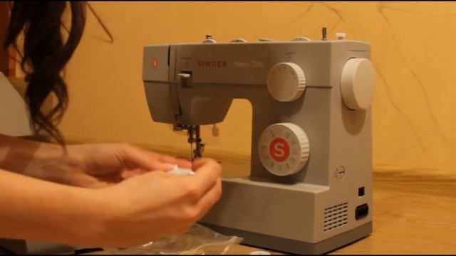 Singer 4423 Unboxing | Wilk Szary смотреть онлайн