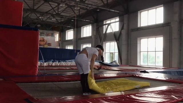 ДВОЙНОЕ САЛЬТО С ЗАВЯЗАННЫМИ ГЛАЗАМИ / CHALLENGE? смотреть онлайн