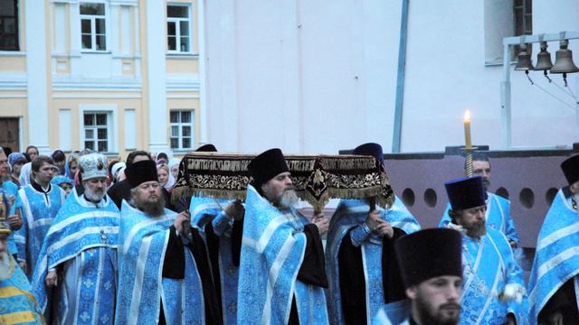 Чин Погребения Божией Матери смотреть онлайн