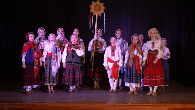 А в нашого пана яблунька кудрява - Фольклорный ансамбль "Светлица" смотреть онлайн