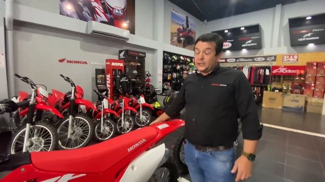 13 MIL DOLARES CUESTA una CRF 450R 2022 de HONDA en COLOMBIA (Resubido) смотреть онлайн