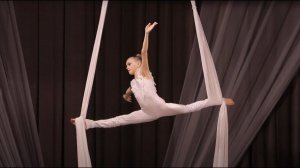 Студия воздушной гимнастики «Vertical» - Кирпичникова Виктория, 11 лет