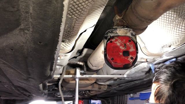 Mercedes-Benz E class, How to change NOx sensor смотреть онлайн