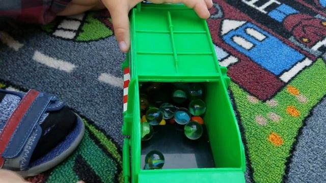 GARBAGE TRUCK VIDEO FOR KIDS Garbage Truck COLLECTION мусоровоз играем машинкой Garbage Truck смотреть онлайн