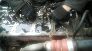 Как достать форсунку без съемника из колодца. Рено Магнум 500 DXI 13.