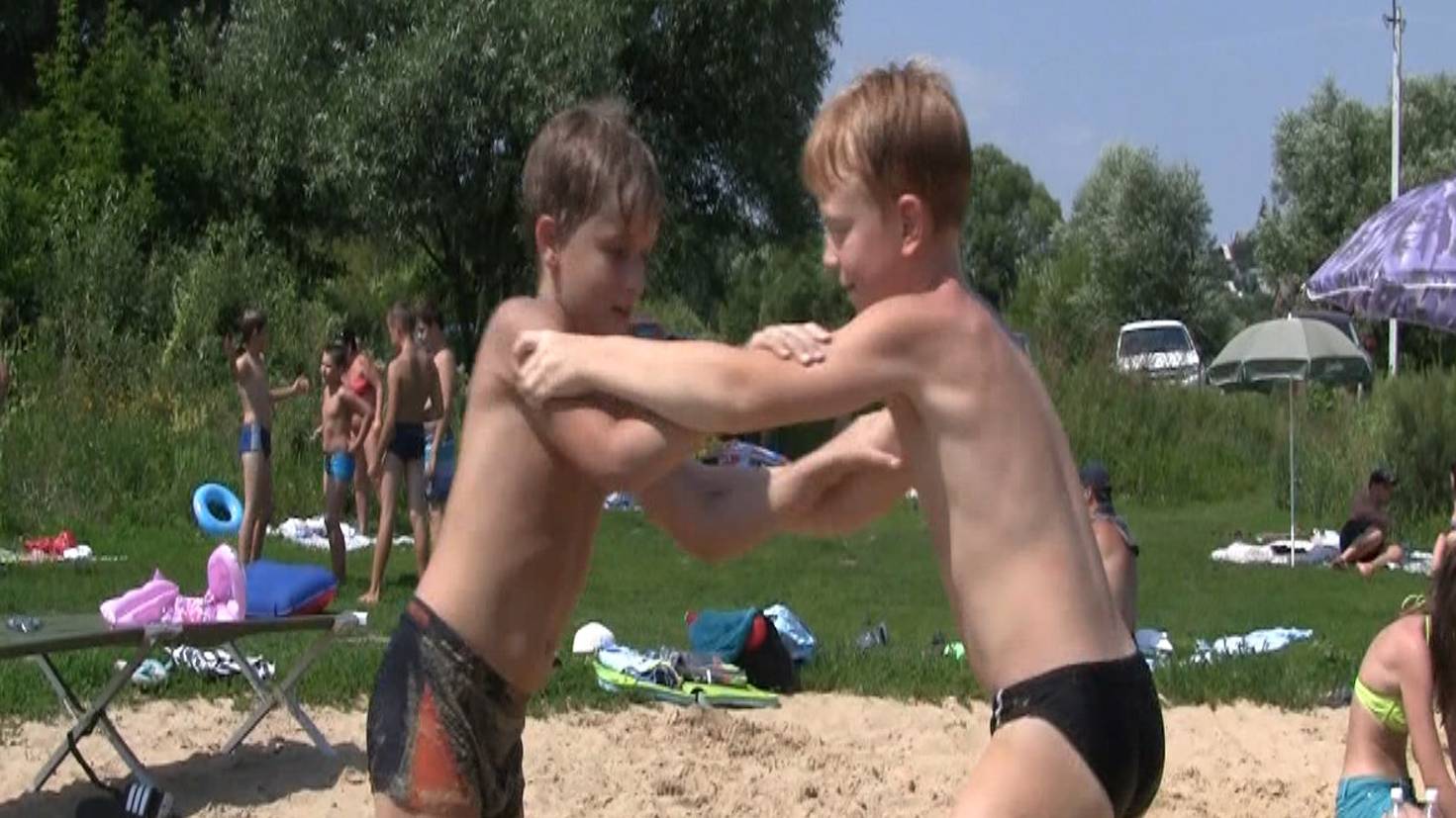 WRESTLING TRAINING FOR CHILDREN ON THE BEACH. БОРЬБА ДЕТЕЙ НА ПЛЯЖЕ. смотреть онлайн
