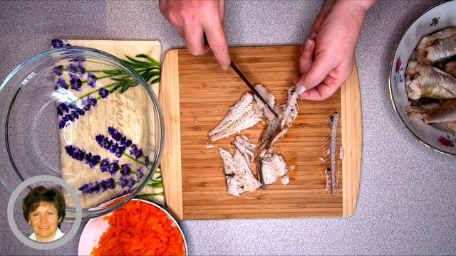 Необычный салат из самого обычного МИНТАЯ - Салат Раковые шейки - Salad of polloc смотреть онлайн