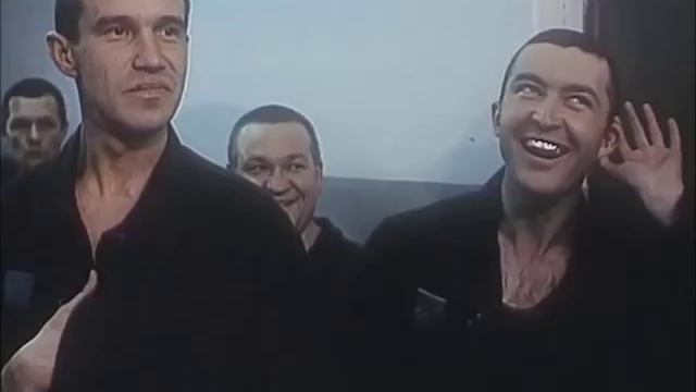 Андрей Лютый — Над зоной прокричали петухи смотреть онлайн