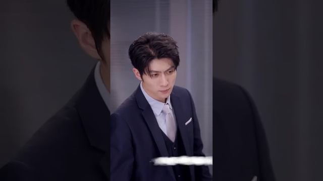 【Multi SUB】女人爲了給家人凑醫藥費嫁給首富老頭，誰知老頭的兒子竟是和她分手五年的前男友奶狗，可爲救家人性命，女人只能儅他小媽，卻不知自己又重新愛上了他 #女頻 #甜宠 #霸道總裁 #灰姑娘 смотреть онлайн